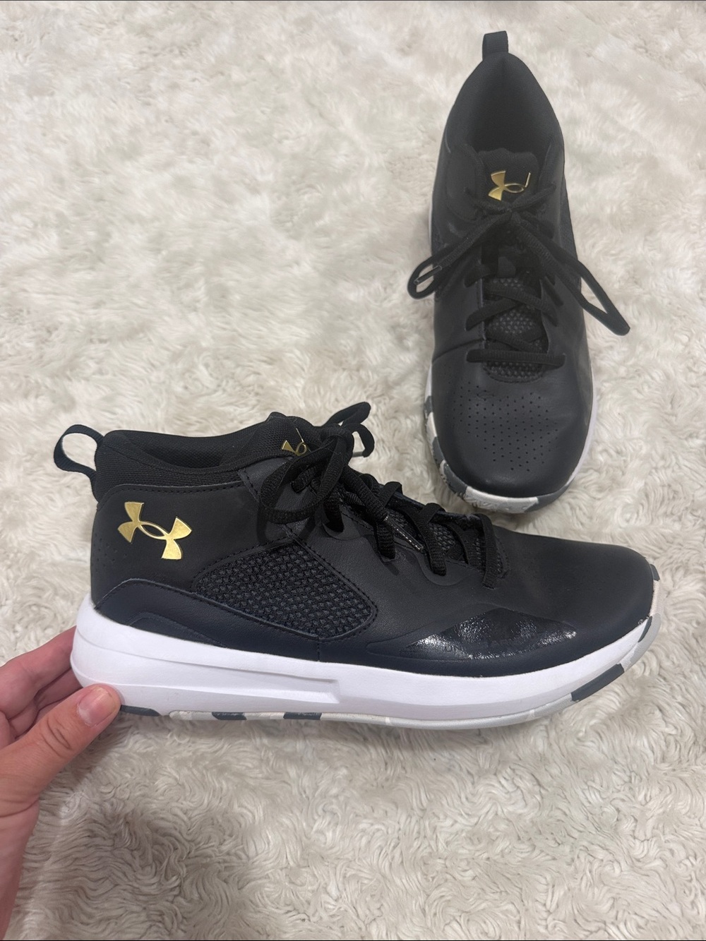 Under Armour Lockdown 5 Athletic Basketball Trainer Sneakers Youth Boys size 7